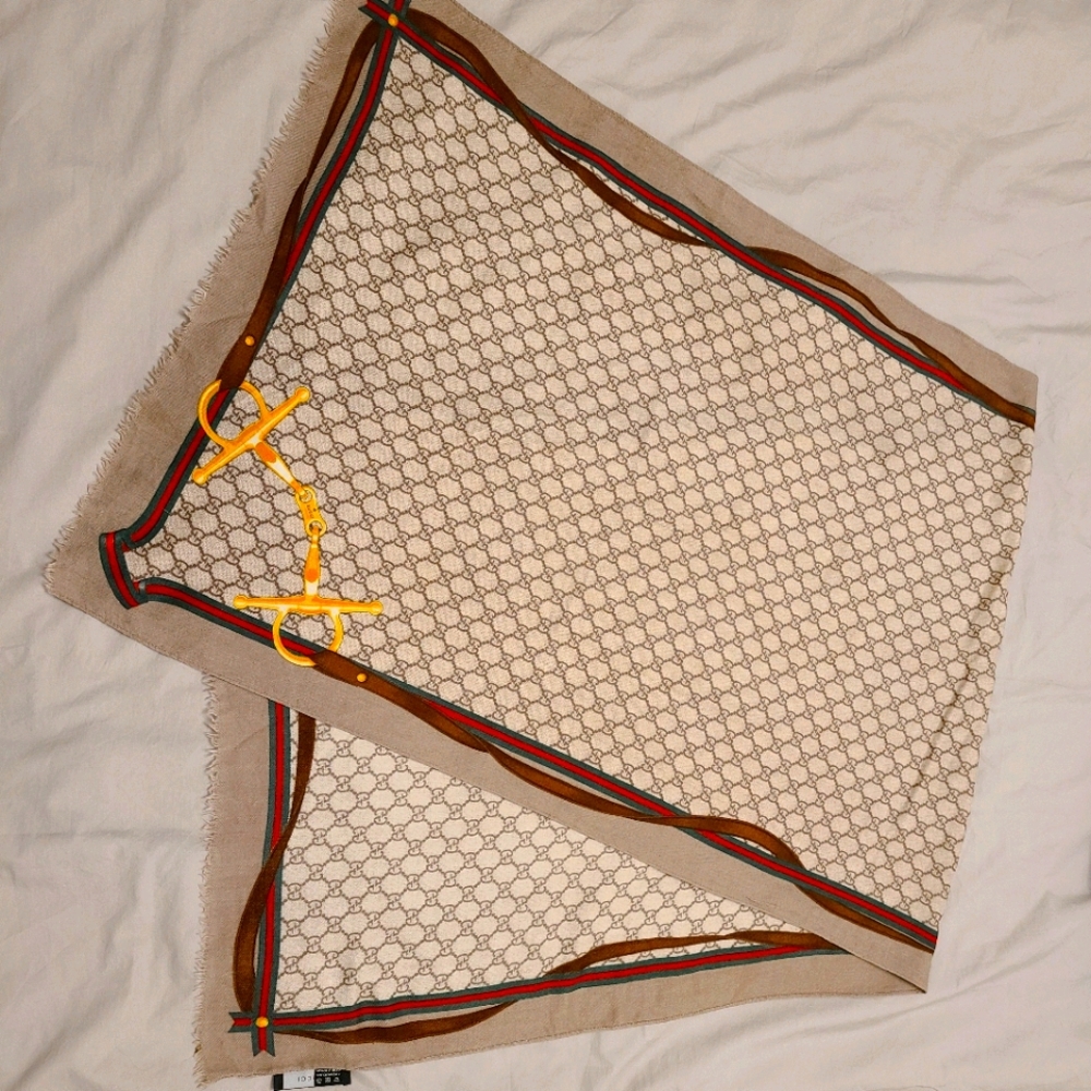 Gucci beige and tan monogram scarf